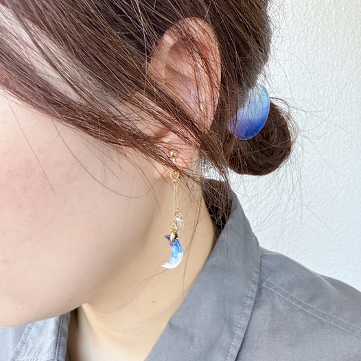 月と雫の耳飾りと夜空のブレスレットセット